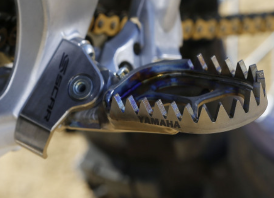 Yamaha YZ 450 FX [2023-2025] - Fußrastenhalterung Titan