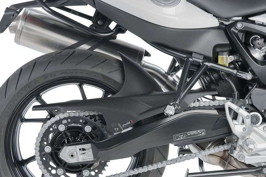 TRIUMPH BONNEVILLE T 120 BLACK [2025] - Rear wheel cover | Carbon look | PUIG 5882C