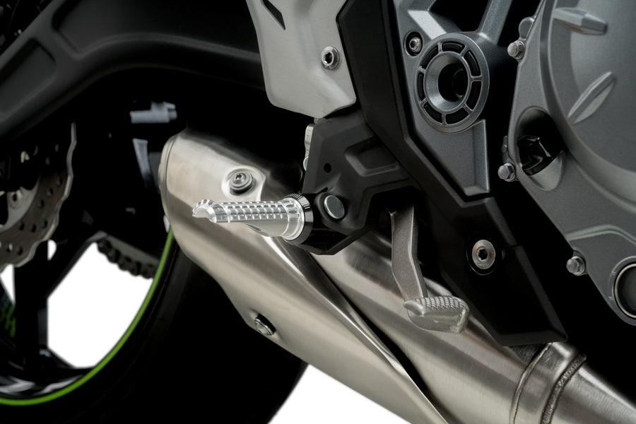 KTM RC 390 [2025] – R-Fighter footrests – silver