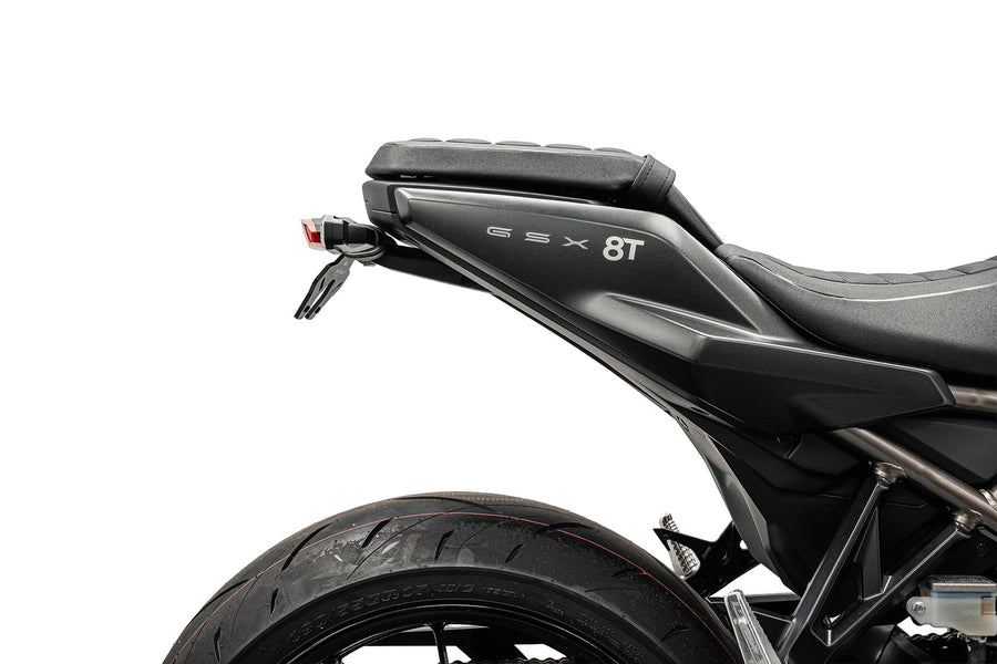Suzuki GSX-8TT [ab 2025] - Kennzeichenhalter mit roter LED-Kennzeichen- und Bremsleuchte