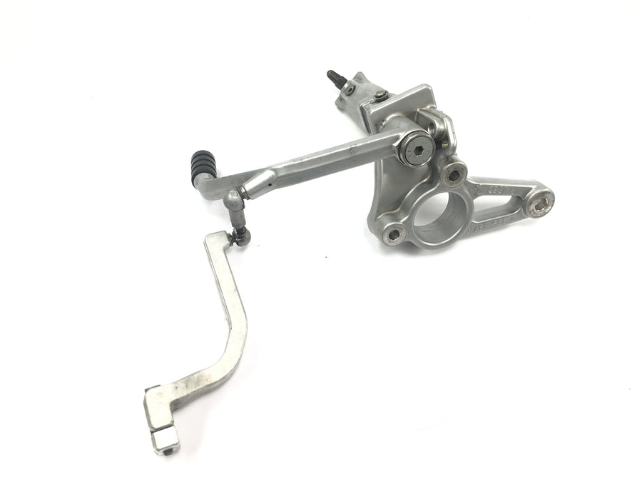 BMW R 1150 R R21 [2001] - Driver's left footrest system with shift pedal and linkage