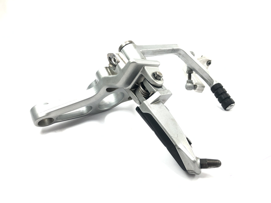BMW R 1150 R R21 [2001] - Driver's left footrest system with shift pedal and linkage