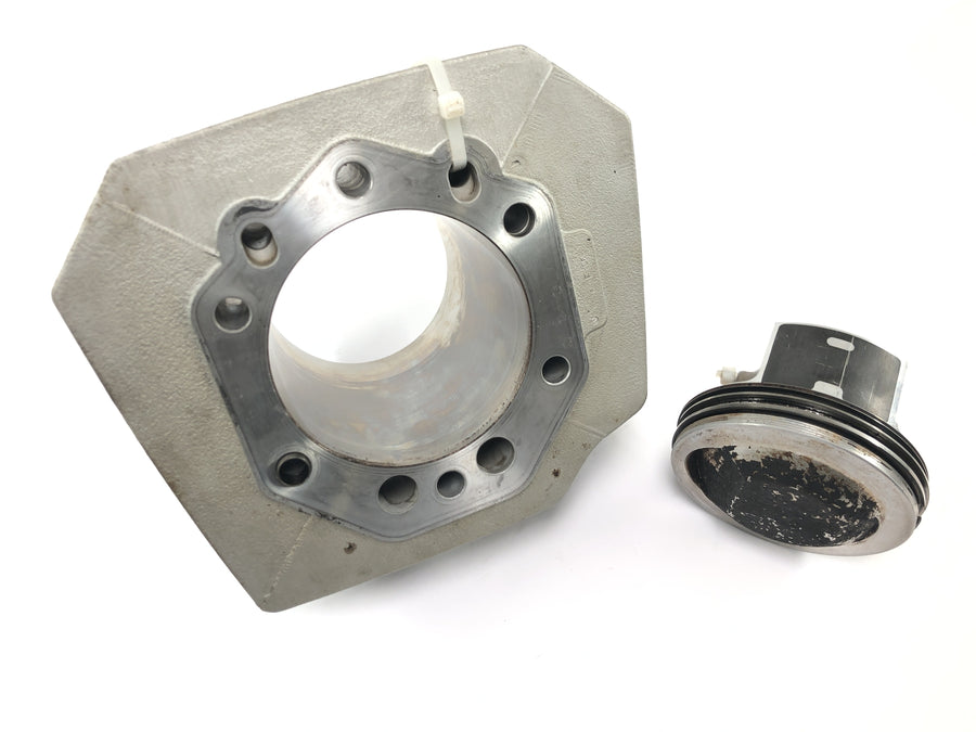 Moto Guzzi 1200 Sport [2007] - cylinder with piston on the right