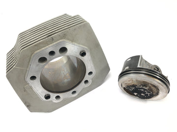 Moto Guzzi 1200 Sport [2007] - cylinder with piston on the left