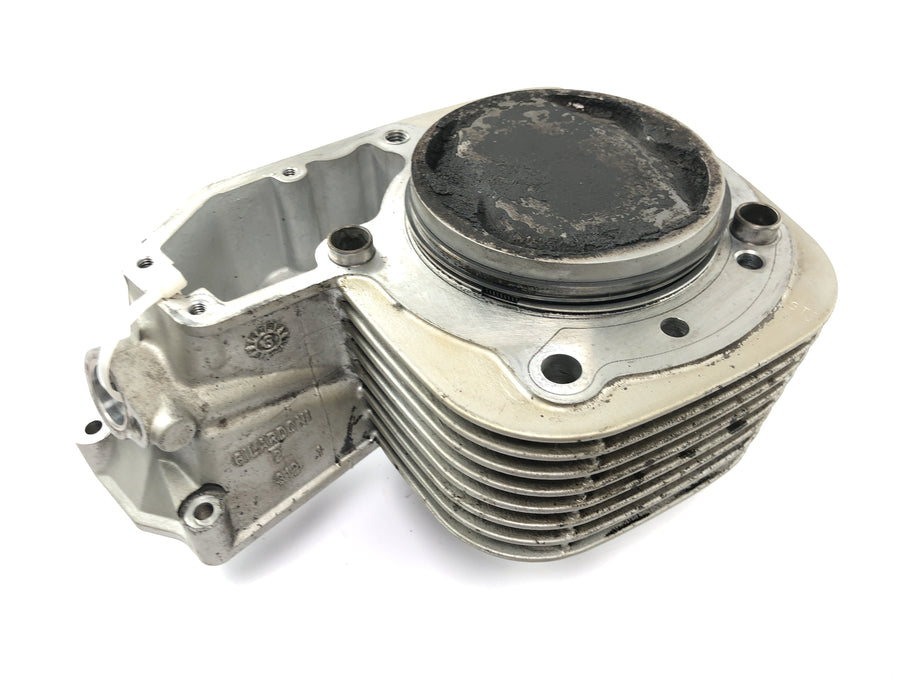 BMW R 1100 GS 259 [1994] - cylinder with piston on the right