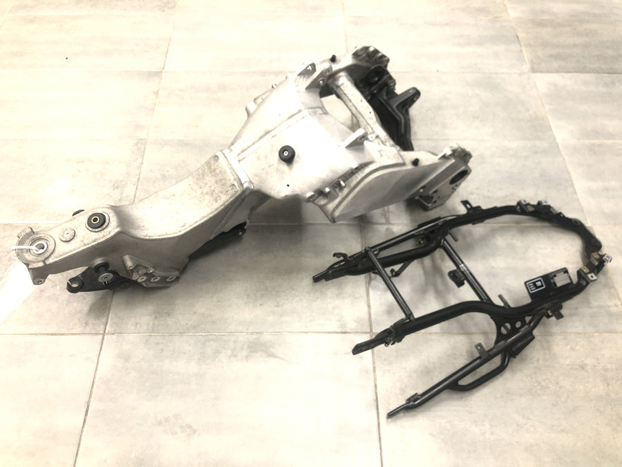 BMW K 1200 RS [1997] - main frame with papers rear frame frame rear frame