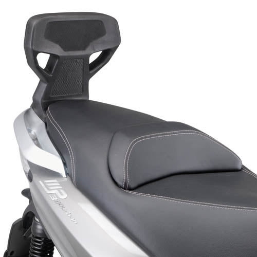 Piaggio Mp3 300 HPE [GIVI] - Beifahrer-Rückenlehne die Montage erlaubt nicht die Befestigung von Träger und Koffer