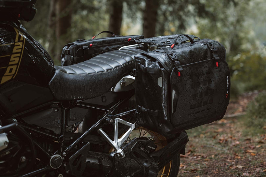 [SW-MOTECH] - SysBag WP L with adapter plate on the right – picture 2