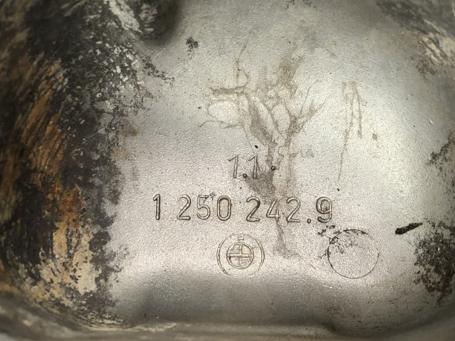 BMW R 75/5 [1973] - valve cover on the left