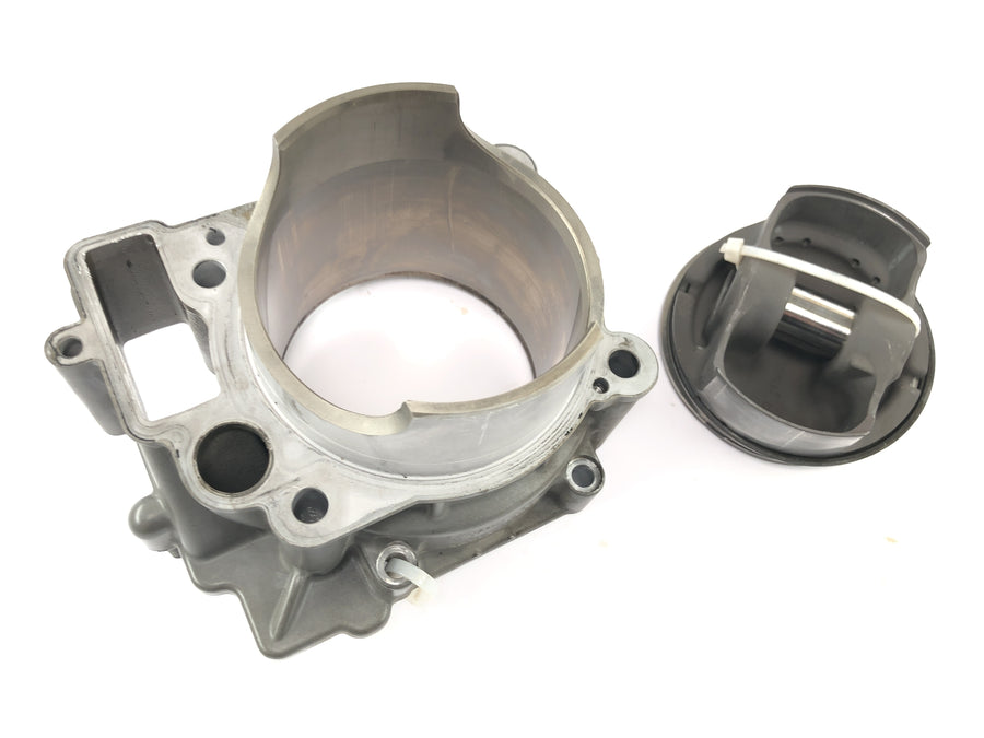 KTM 950 Adventure LC8 [2004] - Cylinder with rear piston