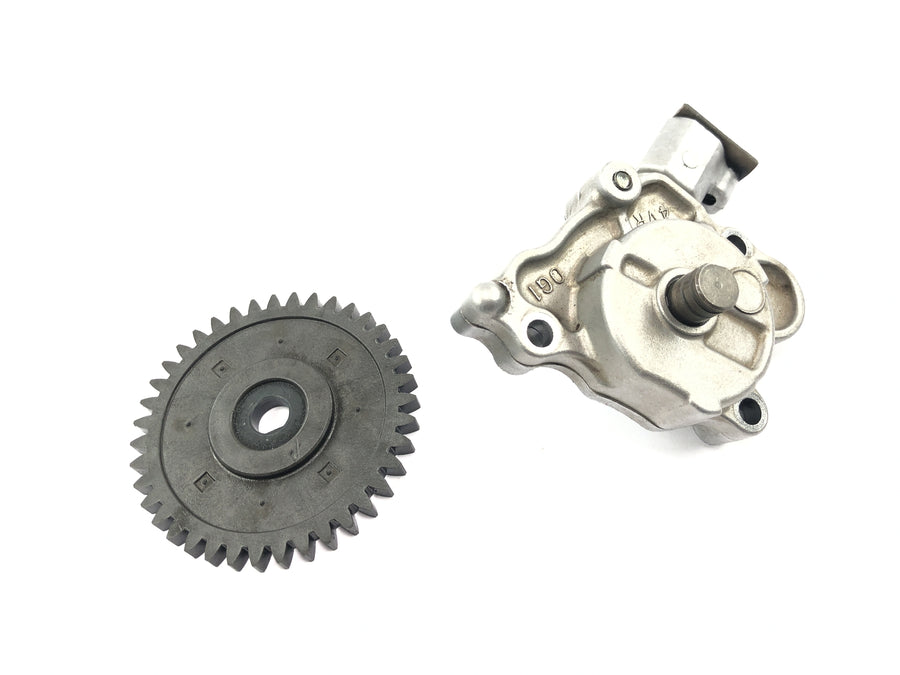 Yamaha XVS 650 4VR [1997] - Oil pump with drive wheel