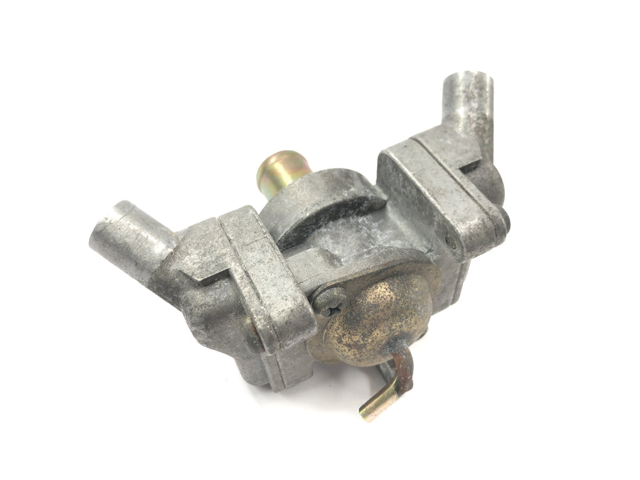 Triumph Speedmaster 900 [2003] - Secondary air valve