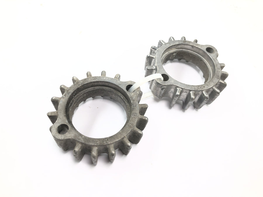 Kawasaki W 650 EJ650A [1999] - Exhaust mounting manifold mounting pair