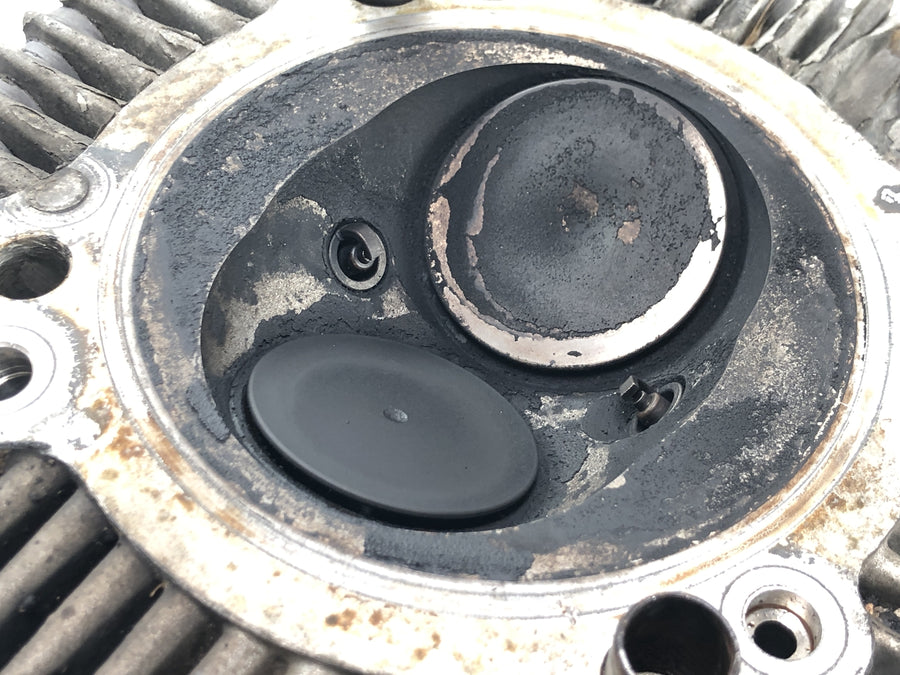 Ducati Multistrada 1000 DS [2003] - Cylinder head at the front valve train lying cylinder