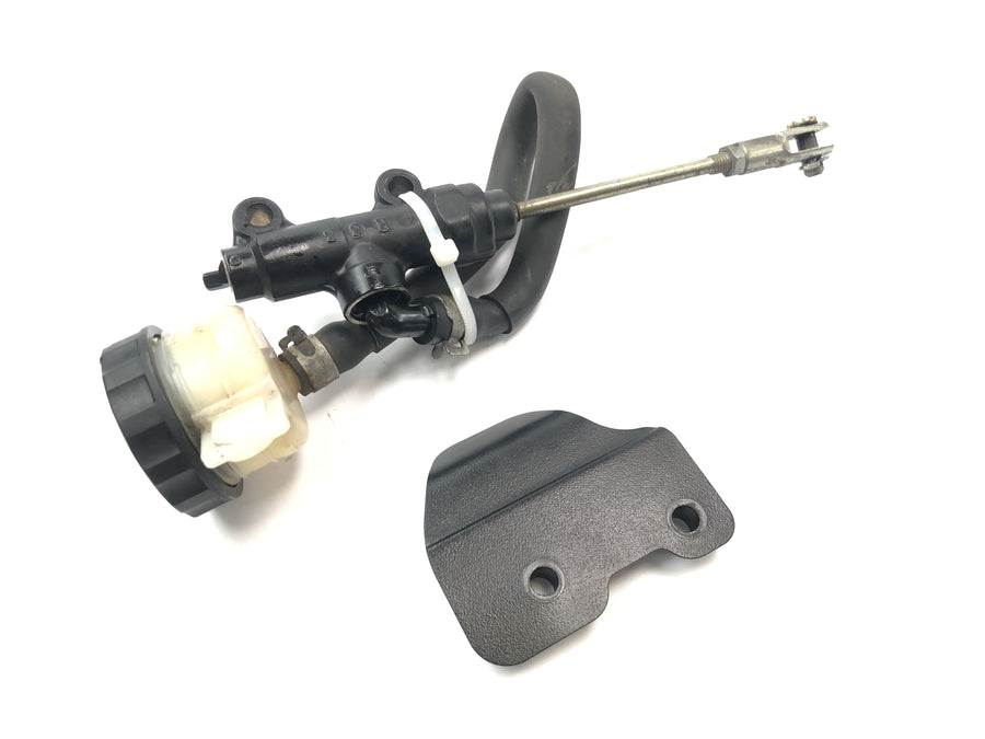 Triumph Daytona 900 T300 [1996] - Rear brake pump Rear brake pump