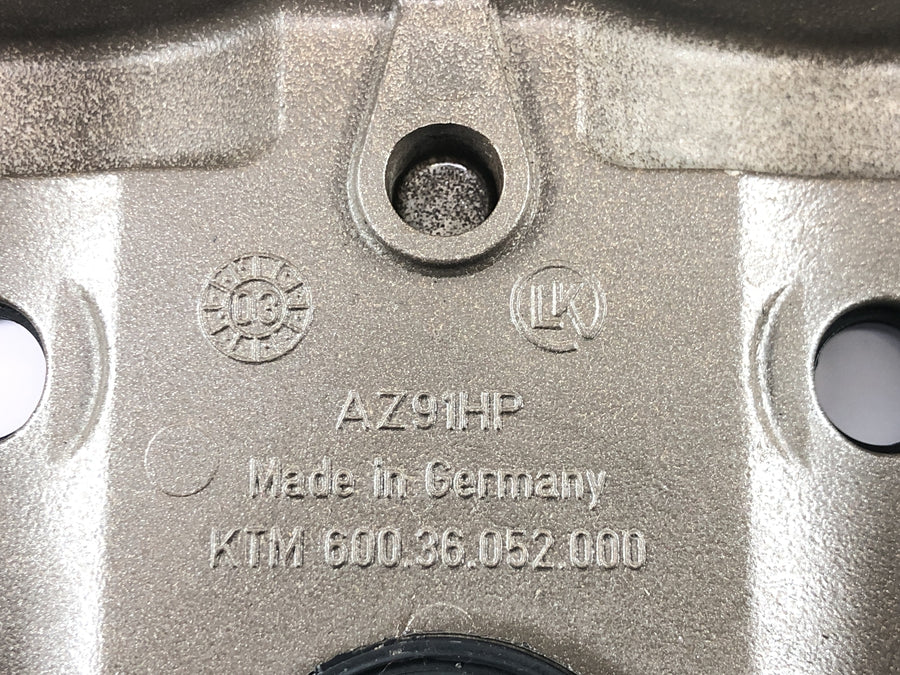 KTM 950 Adventure LC8 [2004] - rear valve cover cylinder head cover magnesium engine cover