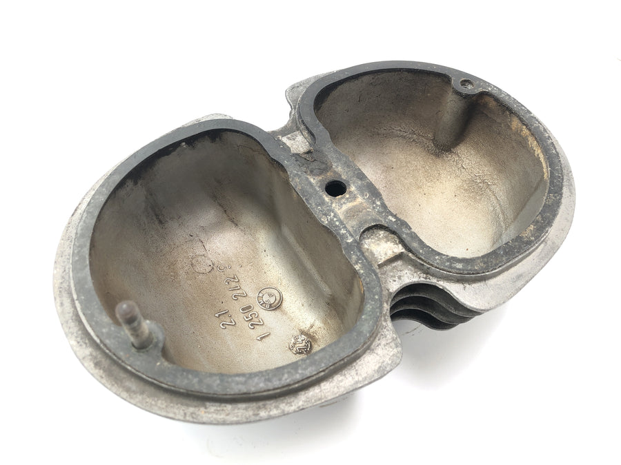 BMW R 75/5 [1973] - valve cover on the right