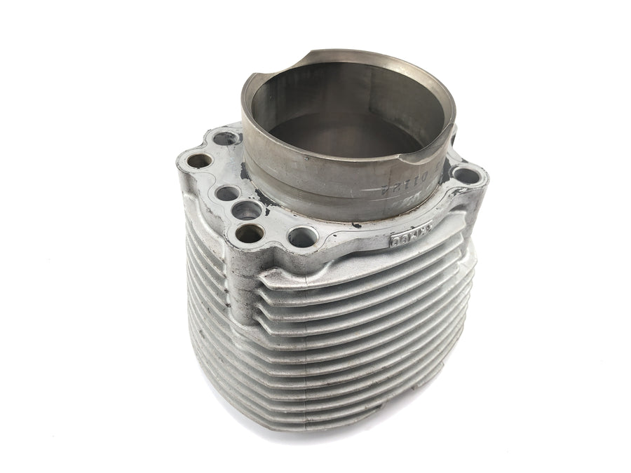 Yamaha XV 1600 Wild Star VP08 [2002] - cylinder with piston at the front