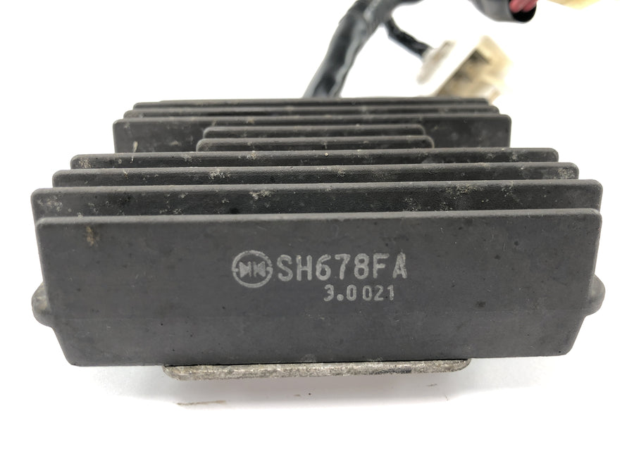 Honda CBR 600 RR PC37 [2004] - Voltage regulator rectifier regulator