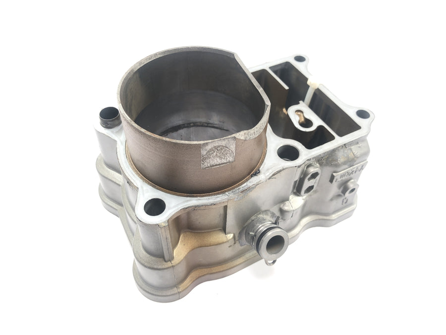 Honda XRV 750 Africa Twin RD04 [1992] - cylinder with piston at the front