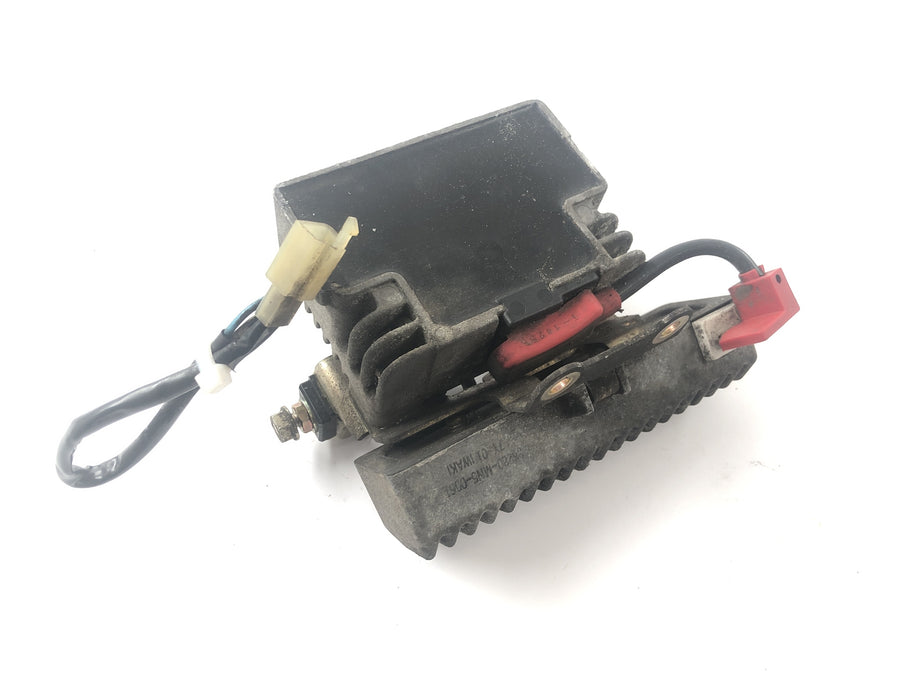 Honda GL 1500 Goldwing SC22 [1987] - Voltage regulator rectifier regulator charging system