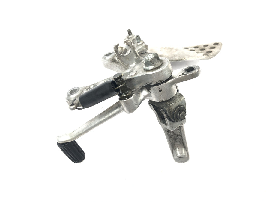 Honda CBR 900 RR SC28 [1995] - driver's footrest right footrest system footrest right with brake pedal