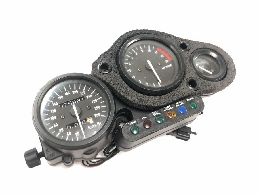 Honda CBR 900 RR SC28 [1995] - Speedometer unit cockpit instrument cluster speedometer