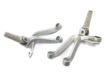 Suzuki GSX R 1000 WVBZ K3 [2003] - passenger footrests with bracket left and right pair - 0