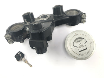 Honda NX 650 Dominator RD02 [1994] - Ignition lock fork bridge at the top with tank lock - 0