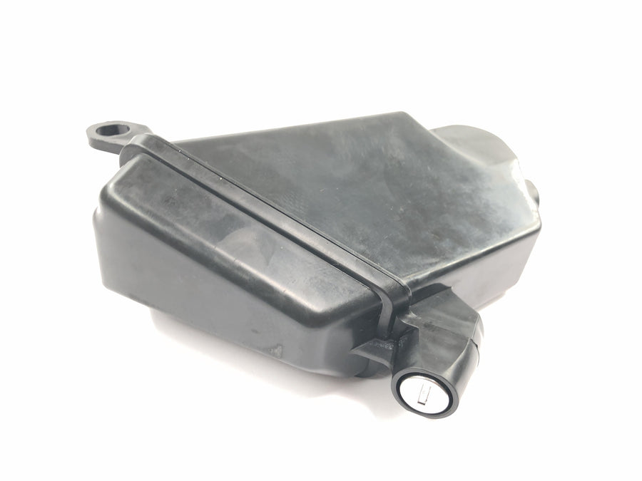 Honda CBR 600 RR PC37 [2004] - Tool compartment storage compartment