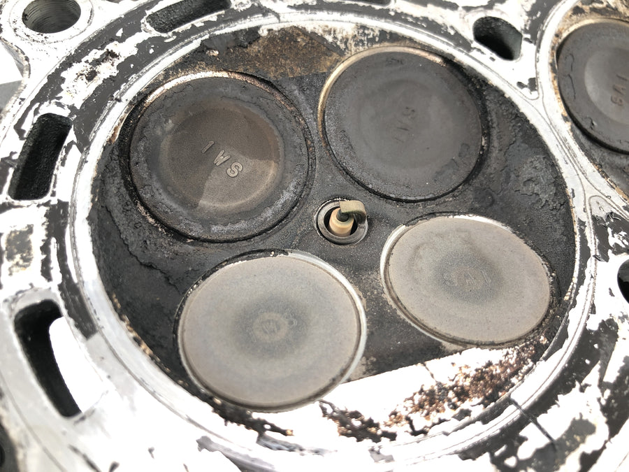 Yamaha MT07 RM04 [2014] - Cylinder head valve control housing camshaft bearing block