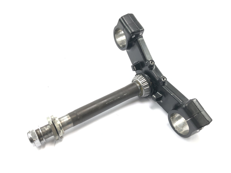 Triumph Daytona 1200 T300D [1994] - lower fork bridge steering head
