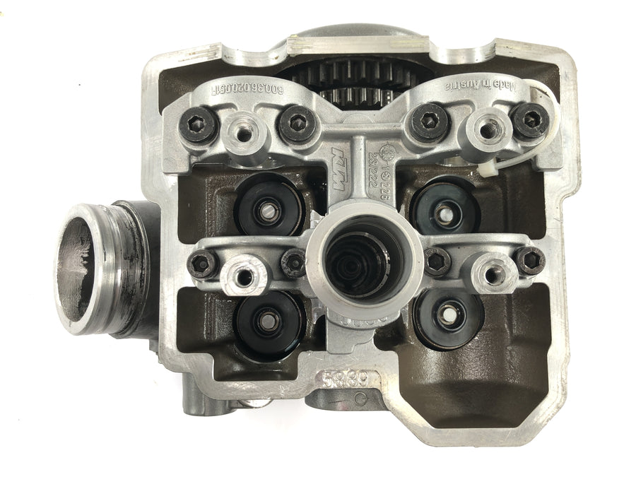 KTM 950 Adventure LC8 [2004] - cylinder head valve head rear