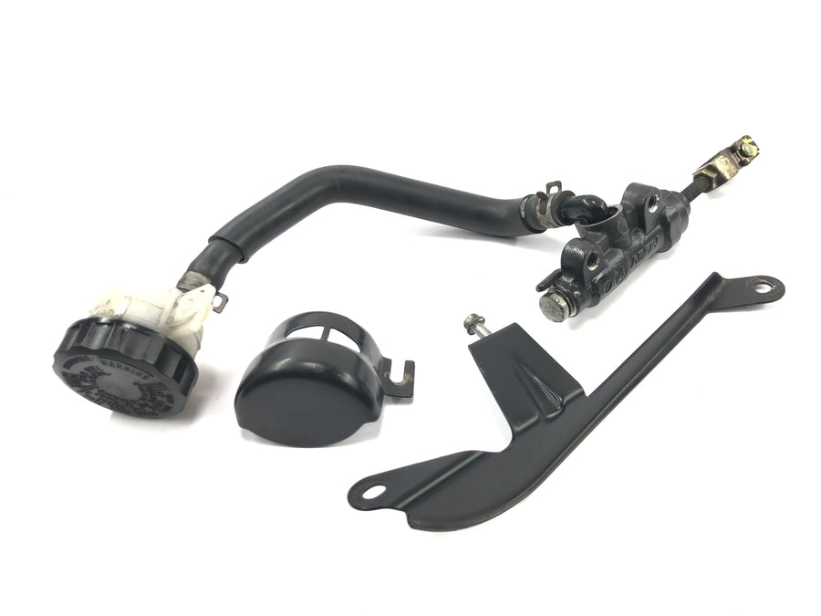 Triumph Speedmaster 900 [2003] - Rear brake pump Rear brake pump with holder
