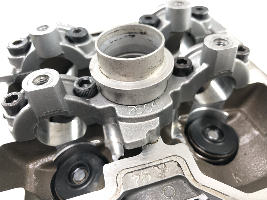 KTM 950 Adventure LC8 [2004] - cylinder head valve head front