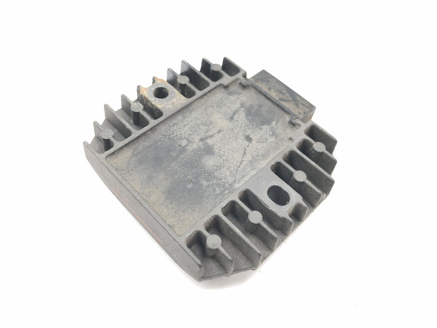 Yamaha YZF R1 RN04 [2001] - Voltage Regulator Rectifier Regulator