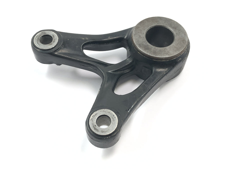Suzuki GSX R 1100 GU74C [1987] - Rear brake caliper bracket