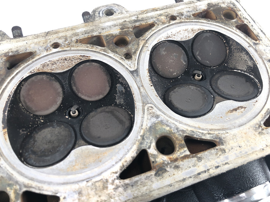 Triumph Daytona 1200 T300D [1994] - Cylinder head valve control housing