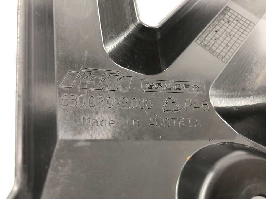 KTM 950 Adventure LC8 [2004] - front sprocket cover chain guard