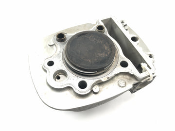 Yamaha XVS 650 4VR [1997] - Cylinder with piston at the front