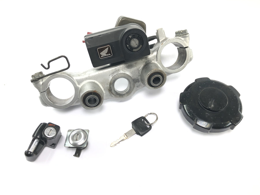 Honda XRV 750 Africa Twin RD04 [1992] - Lock set ignition lock tank lock fork bridge top