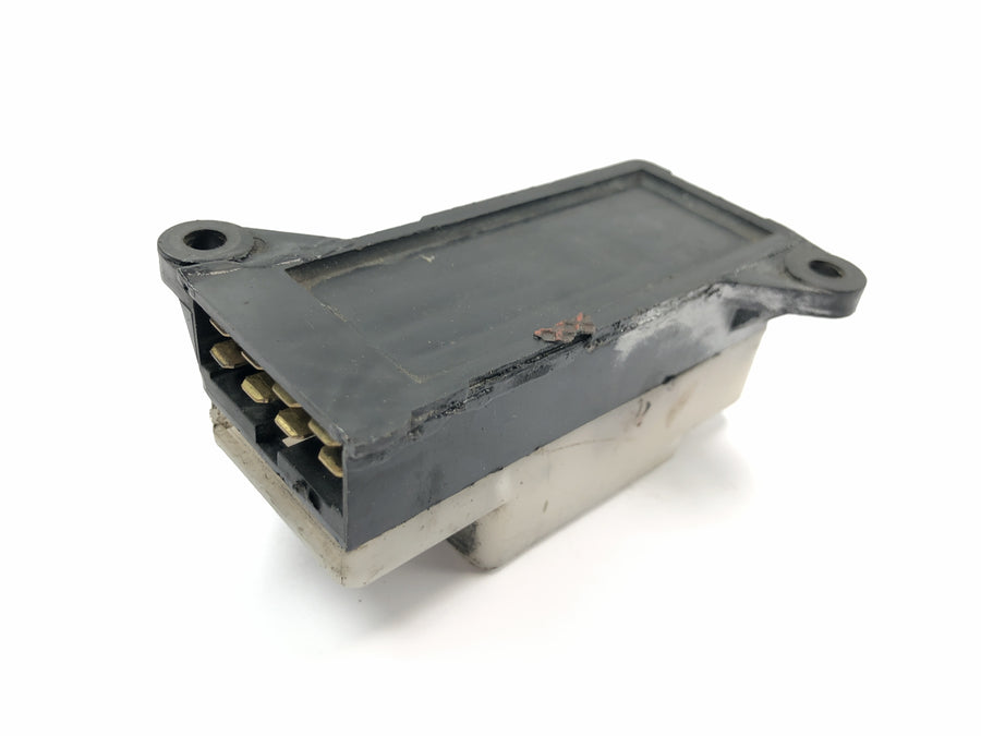 Suzuki GSX R 1100 GU74C [1987] - Fuse box power source