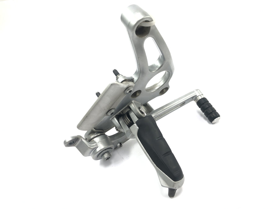 BMW R 1150 R R21 [2001] - Driver's right footrest system with brake pedal