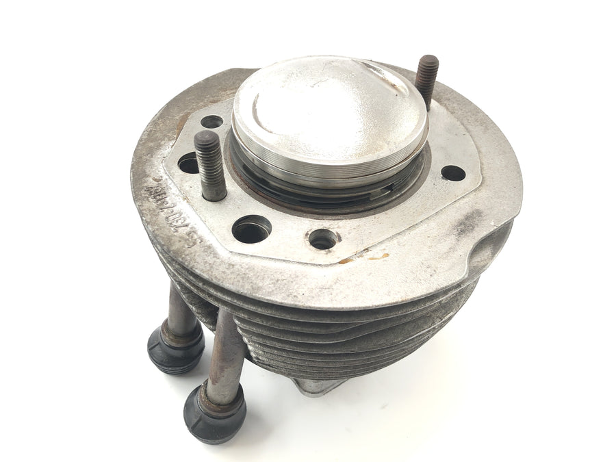 BMW R 75/5 [1973] - cylinder with piston on the left