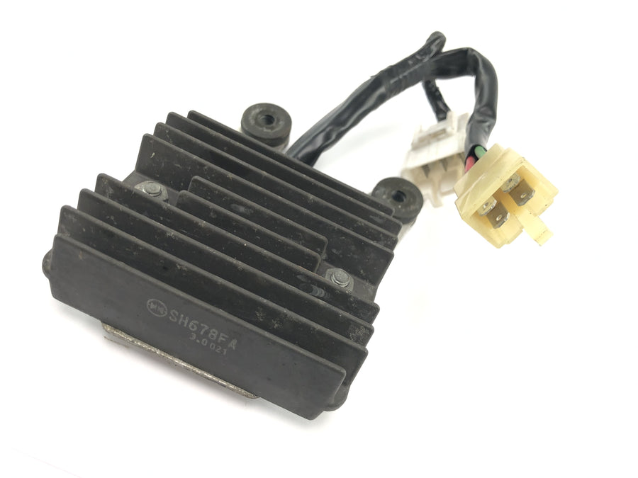 Honda CBR 600 RR PC37 [2004] - Voltage regulator rectifier regulator