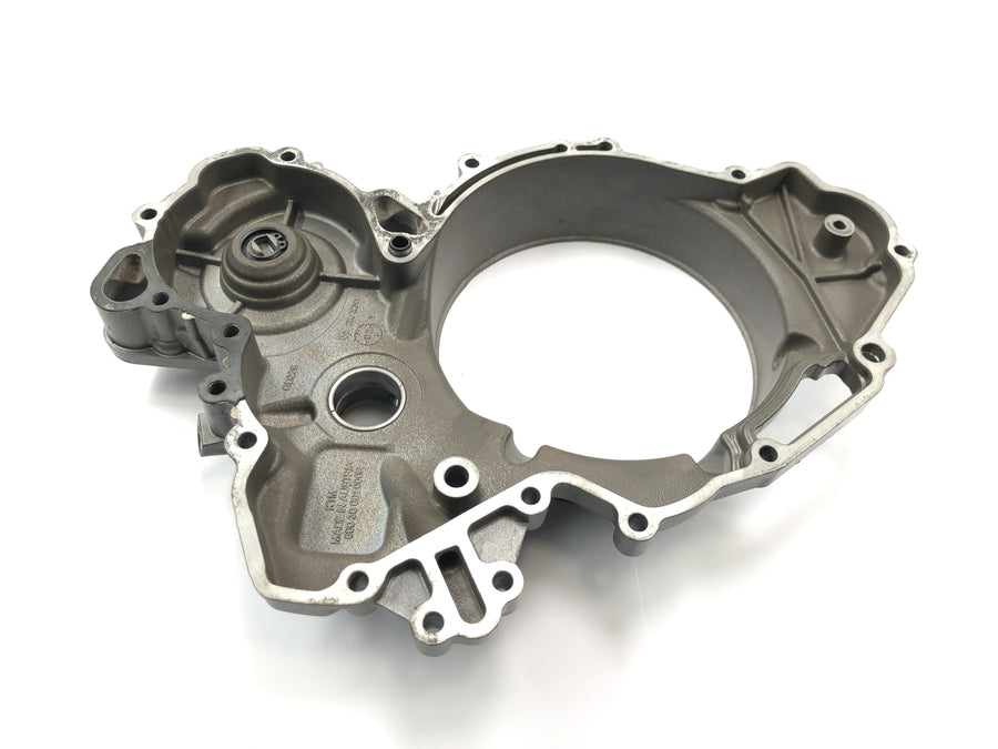 KTM 950 Adventure LC8 [2004] - Clutch cover inside engine cover water pump