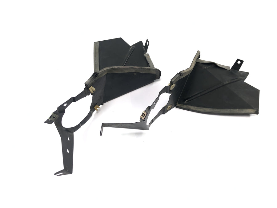 BMW K 1100 RS [1994] - Instrument holder in the cockpit fairing on the right left