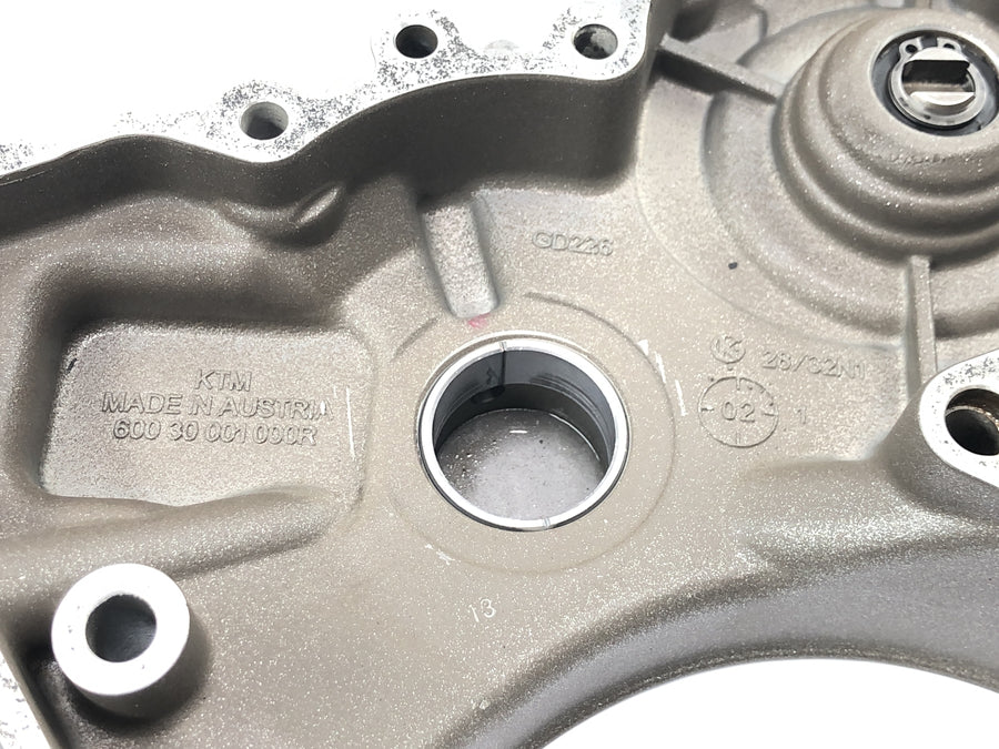 KTM 950 Adventure LC8 [2004] - inner clutch cover, engine cover, water pump
