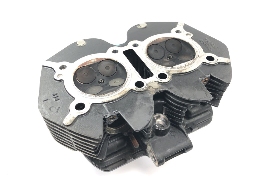 Triumph Speedmaster 900 [2003] - Cylinder head valve train camshaft housing