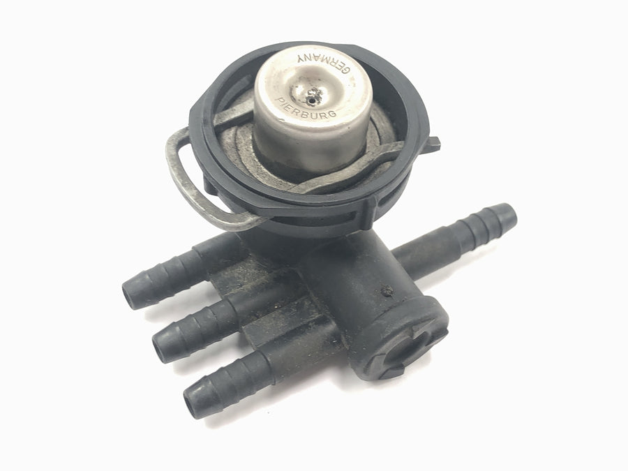 BMW R 1150 R R21 [2001] - Fuel valve pressure distributor